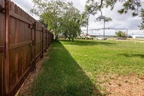 520 Fm 517 Road W Dickinson, TX 77539