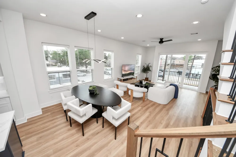 2428 Ella Boulevard Houston, TX 77008