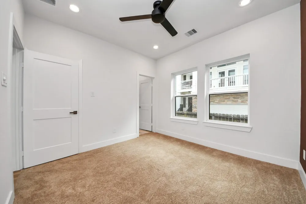 2428 Ella Boulevard Houston, TX 77008