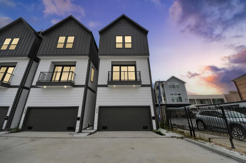 2428 Ella Boulevard Houston, TX 77008