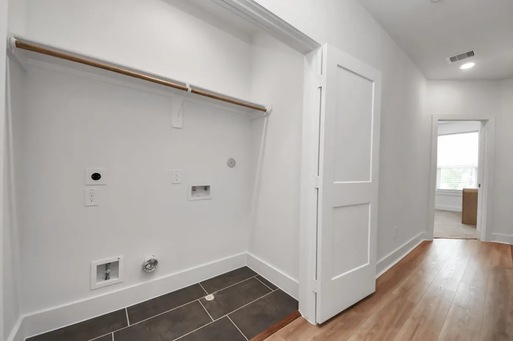 2428 Ella Boulevard Houston, TX 77008