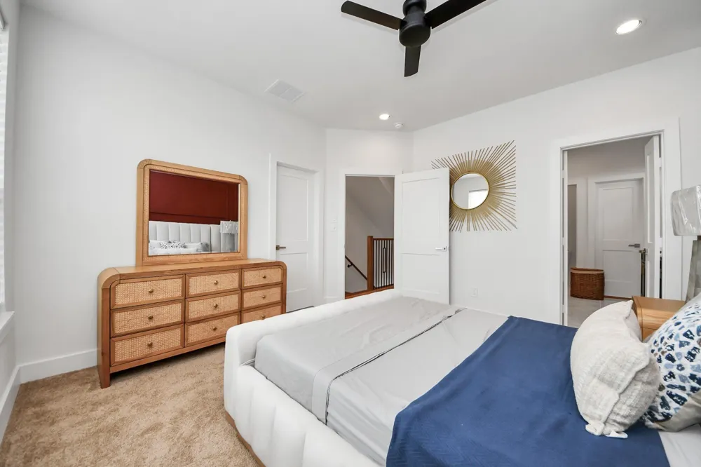 2428 Ella Boulevard Houston, TX 77008