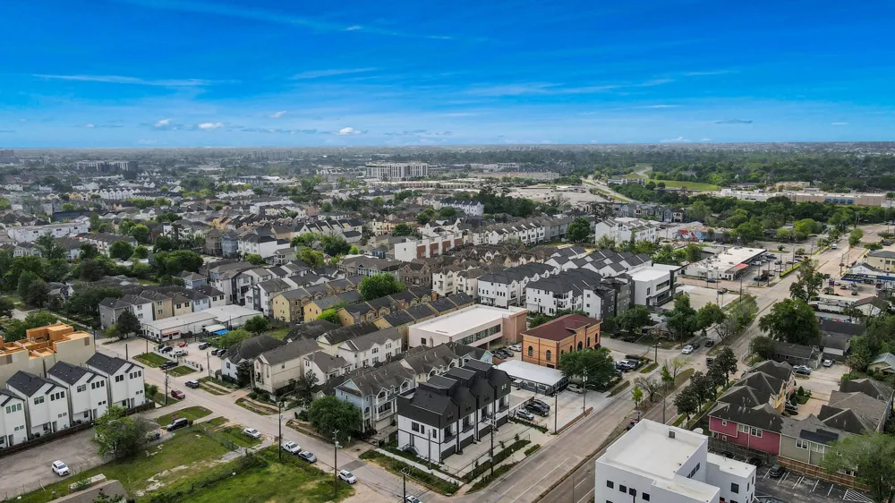 2428 Ella Boulevard Houston, TX 77008