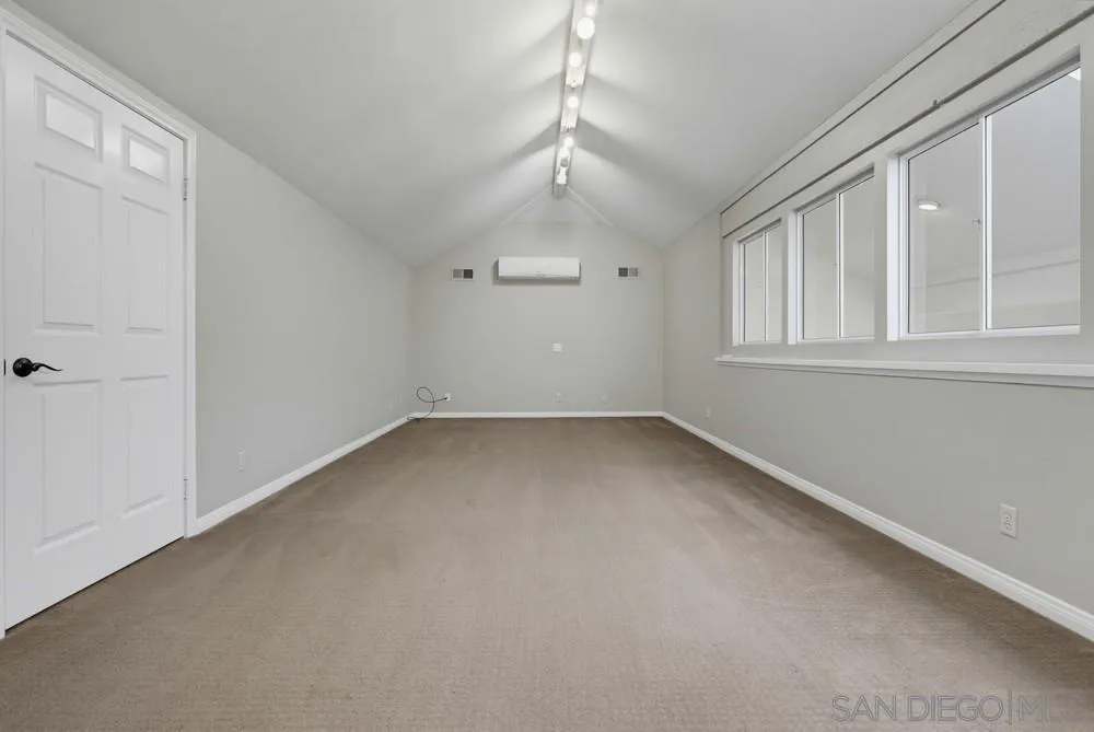 15311 Crestview Poway, CA 92064