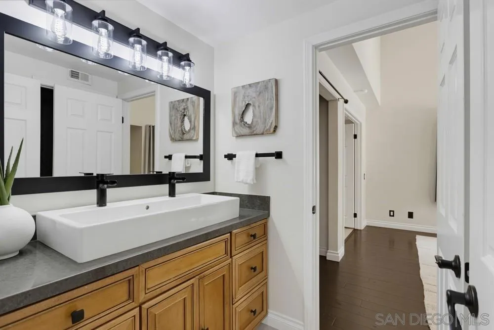 15311 Crestview Poway, CA 92064