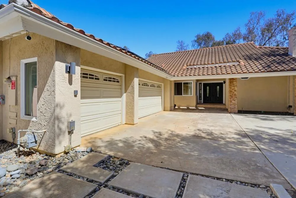 15311 Crestview Poway, CA 92064