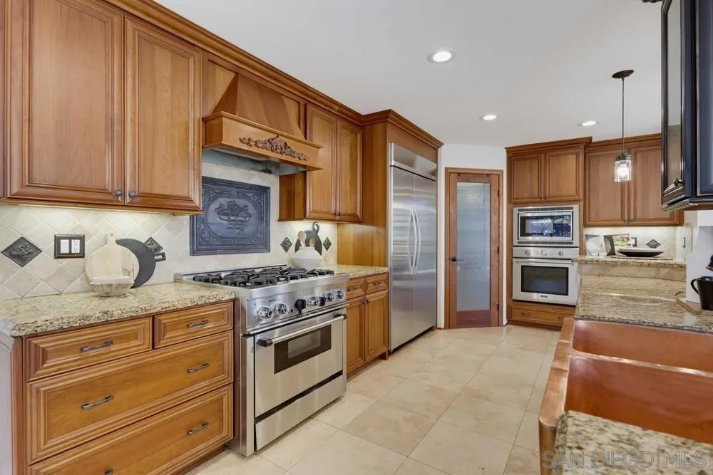 15311 Crestview Poway, CA 92064