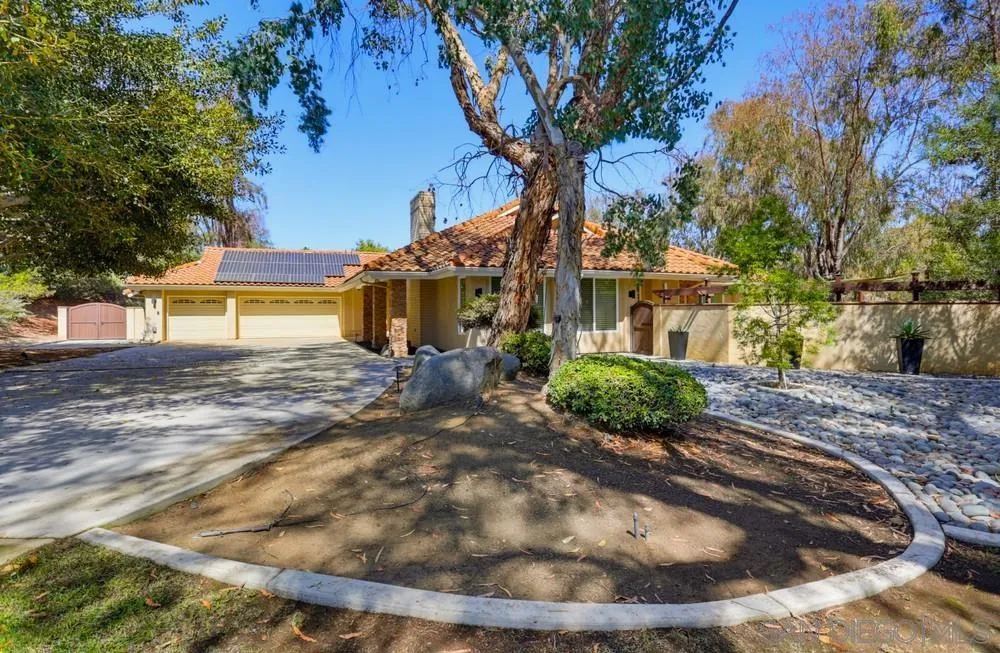 15311 Crestview Poway, CA 92064