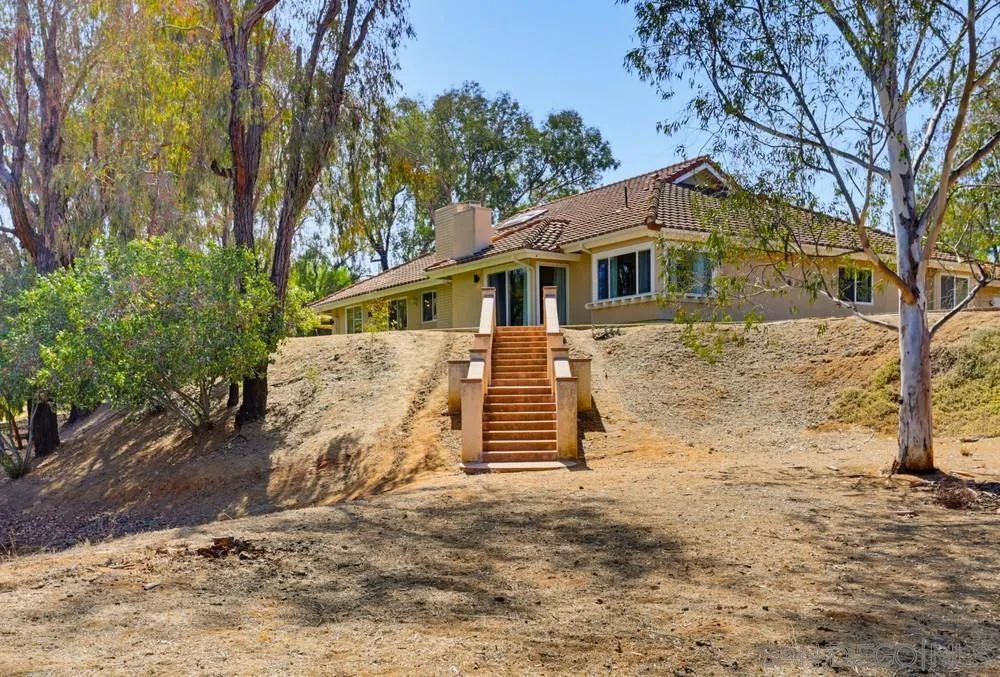 15311 Crestview Poway, CA 92064