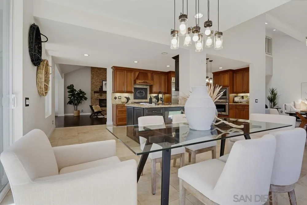 15311 Crestview Poway, CA 92064