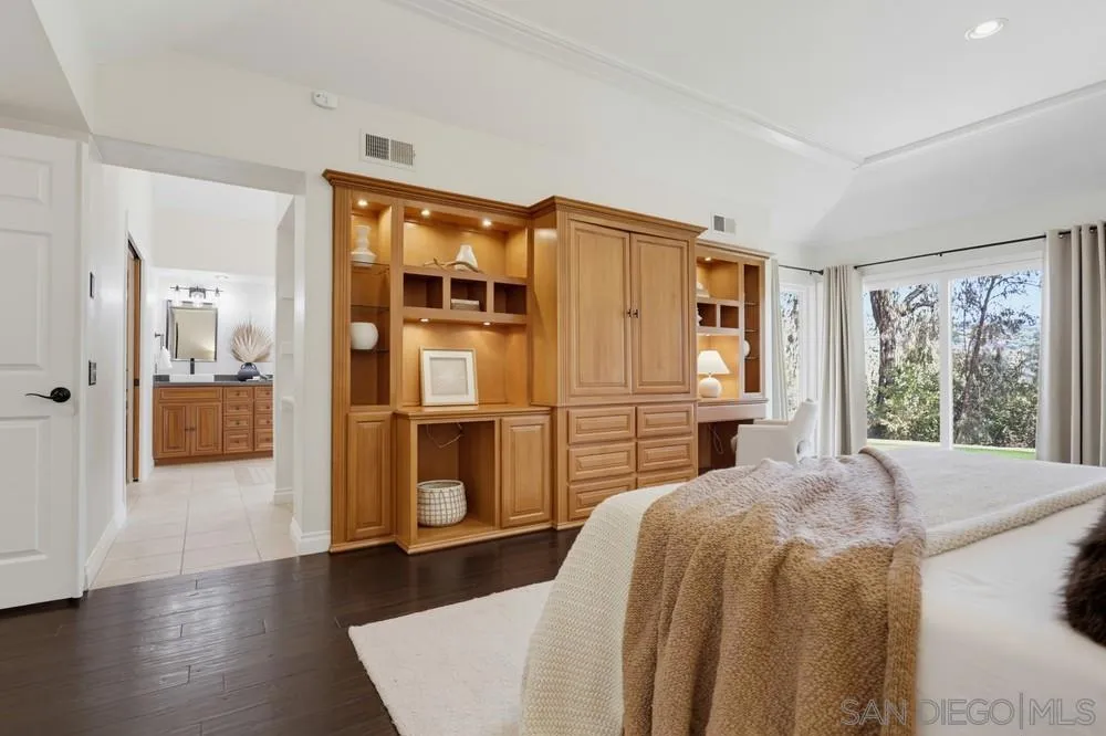 15311 Crestview Poway, CA 92064