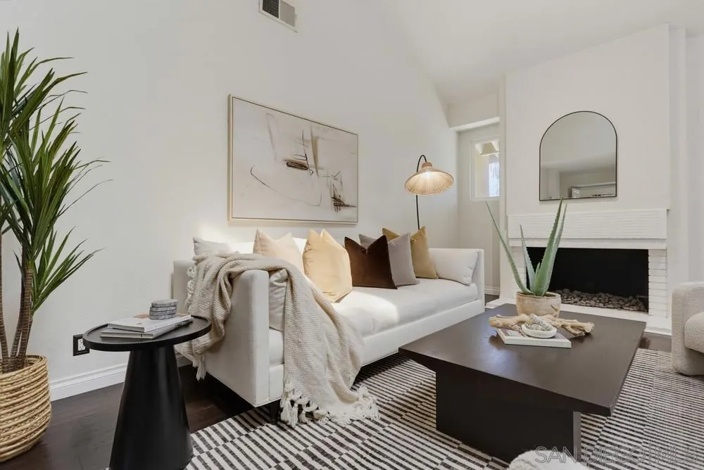 15311 Crestview Poway, CA 92064