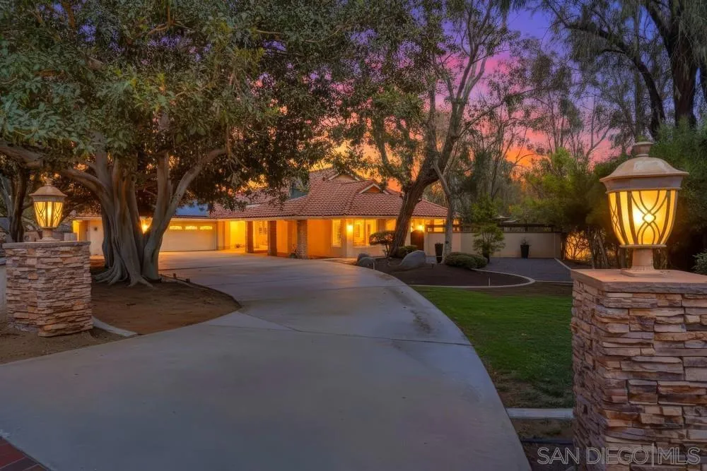 15311 Crestview Poway, CA 92064