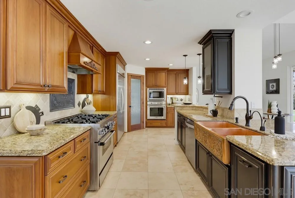 15311 Crestview Poway, CA 92064