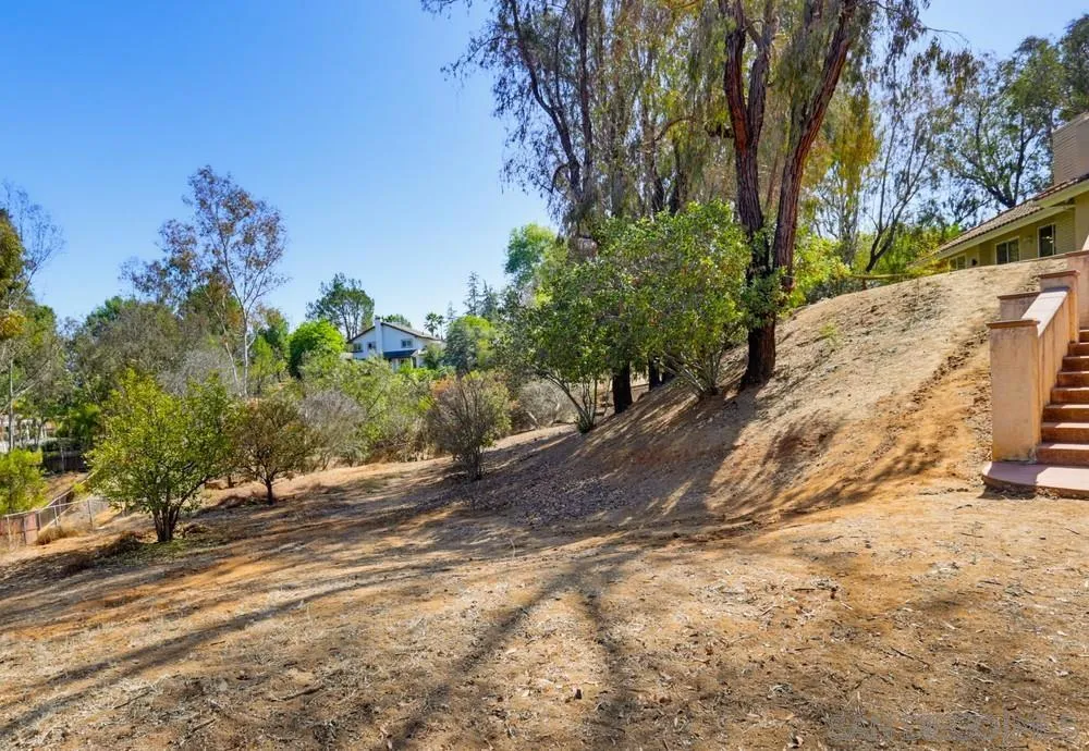 15311 Crestview Poway, CA 92064