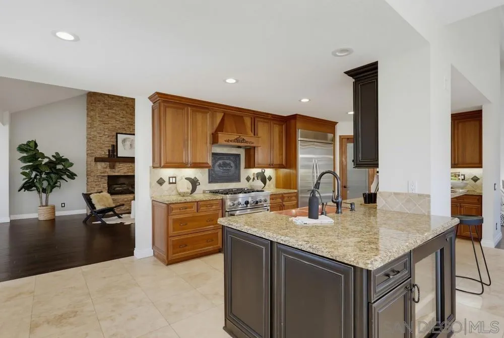 15311 Crestview Poway, CA 92064