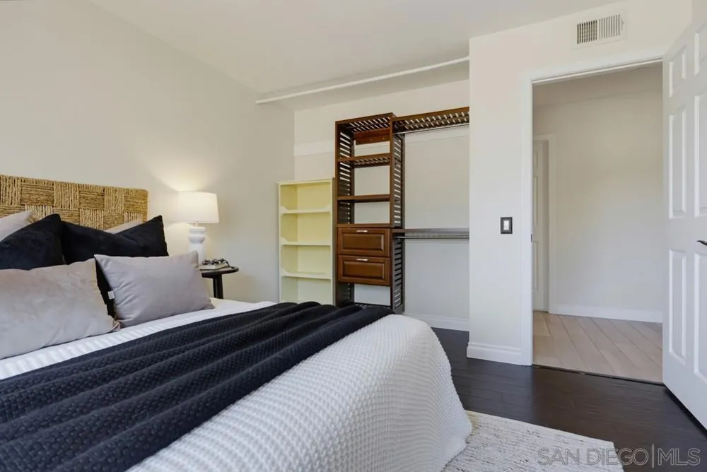 15311 Crestview Poway, CA 92064