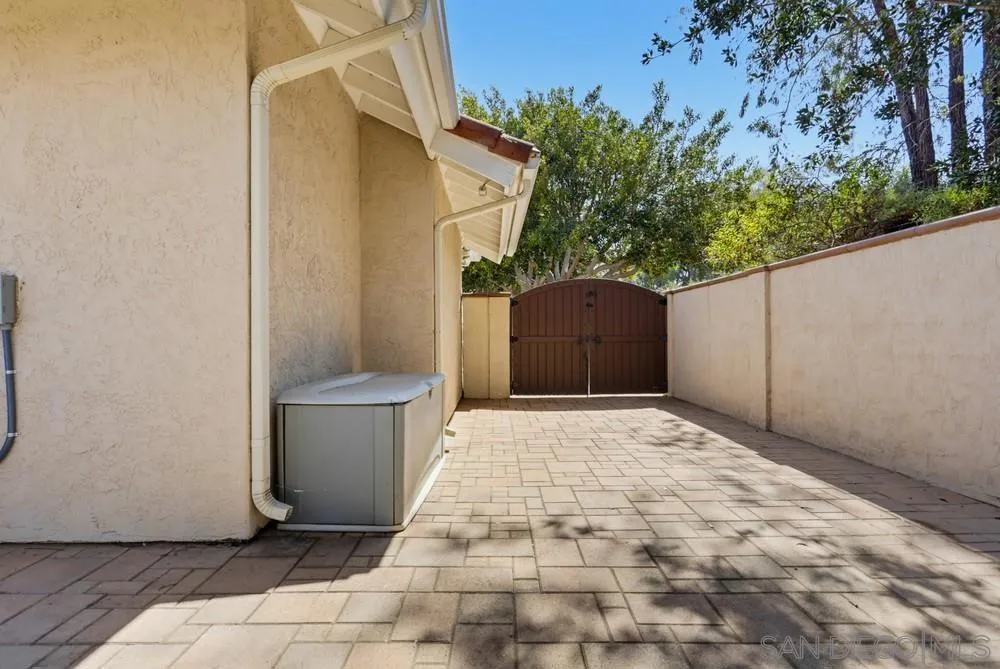 15311 Crestview Poway, CA 92064