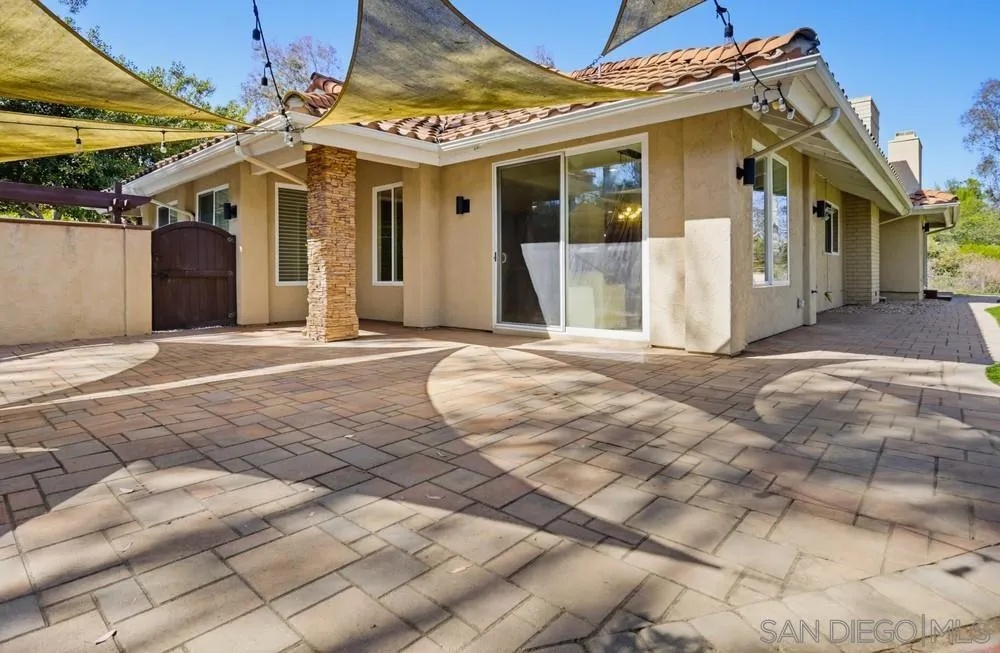 15311 Crestview Poway, CA 92064
