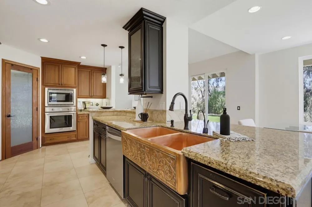 15311 Crestview Poway, CA 92064