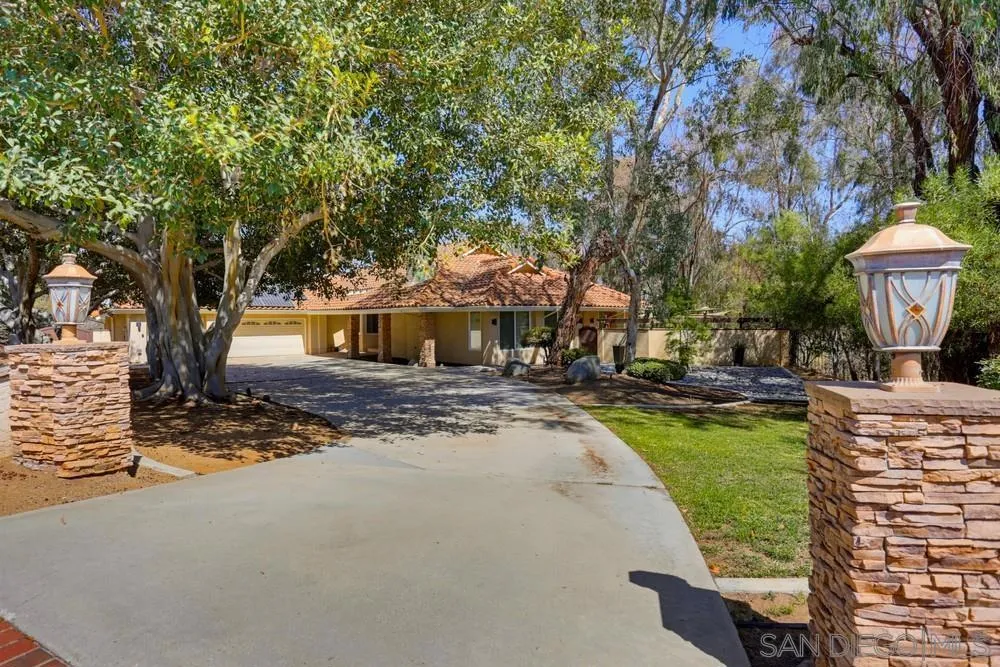 15311 Crestview Poway, CA 92064