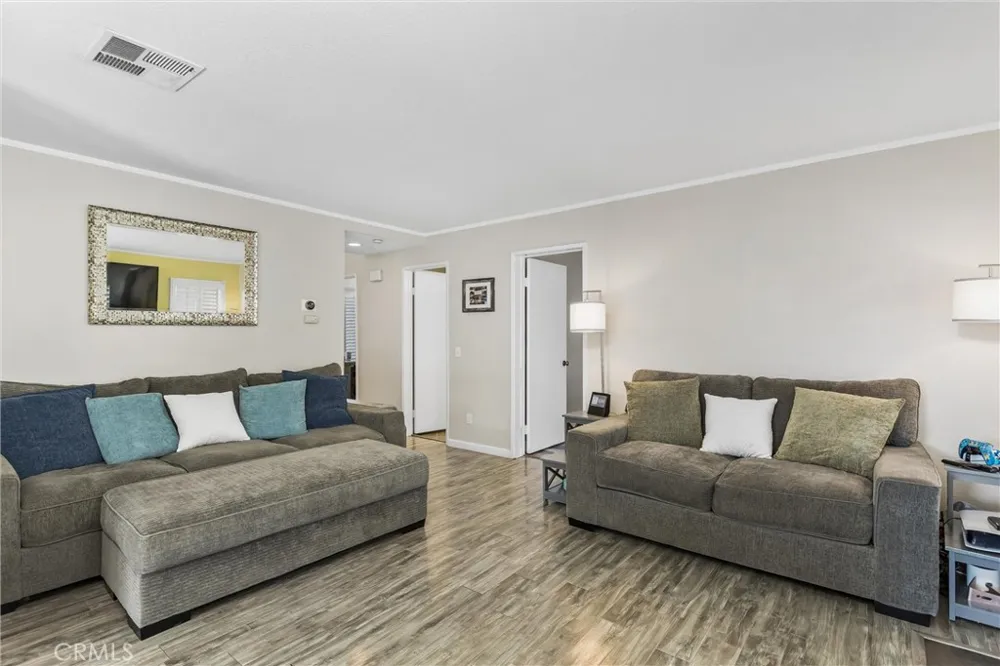 10166 Shale Mentone, CA 92359