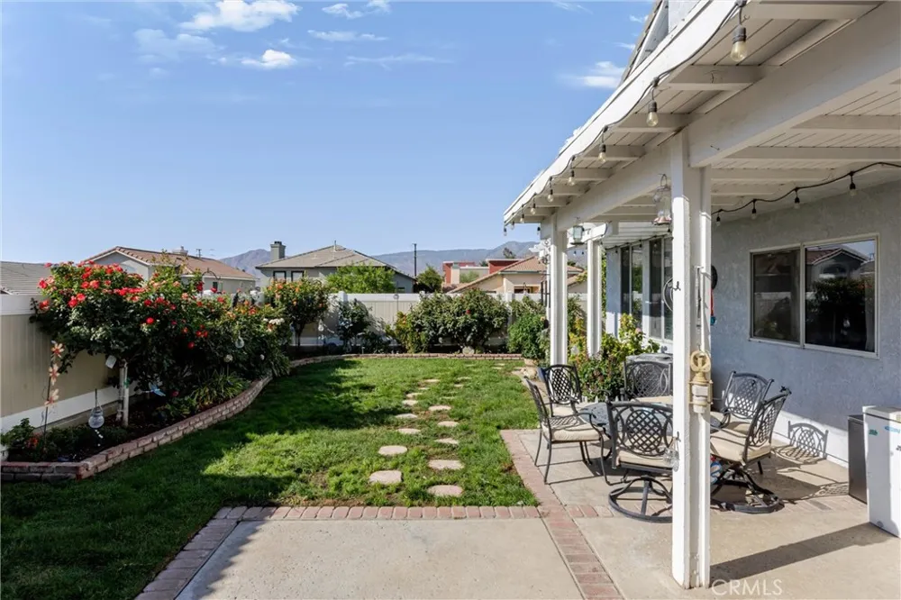 10166 Shale Mentone, CA 92359