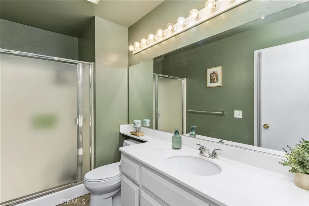 10166 Shale Mentone, CA 92359