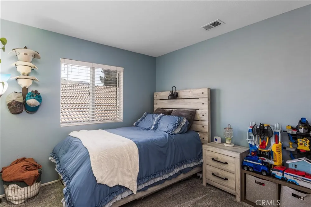 10166 Shale Mentone, CA 92359