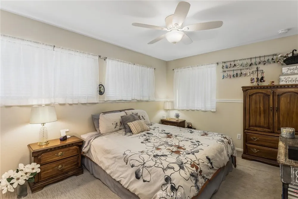 10166 Shale Mentone, CA 92359