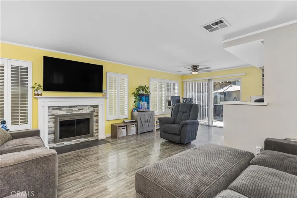 10166 Shale Mentone, CA 92359