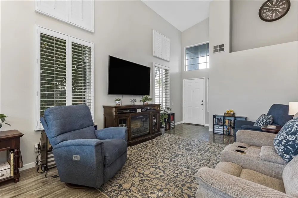 10166 Shale Mentone, CA 92359