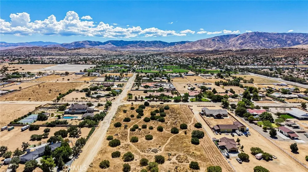 2701 W O-8 AVENUE Palmdale, CA 93551