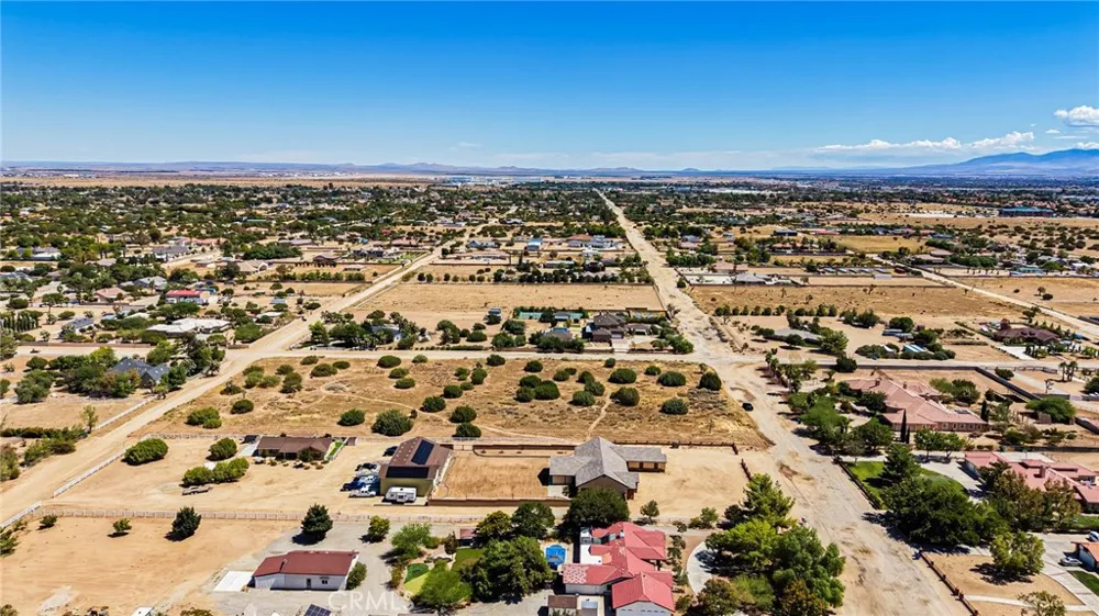 2701 W O-8 AVENUE Palmdale, CA 93551