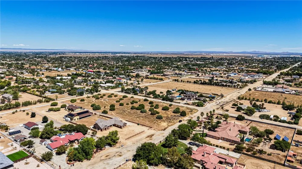 2701 W O-8 AVENUE Palmdale, CA 93551