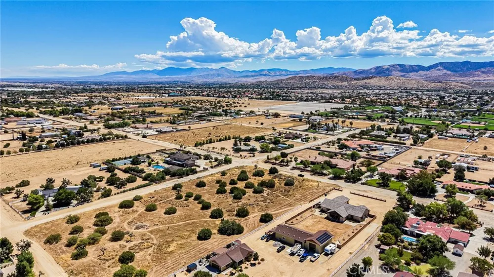 2701 W O-8 AVENUE Palmdale, CA 93551