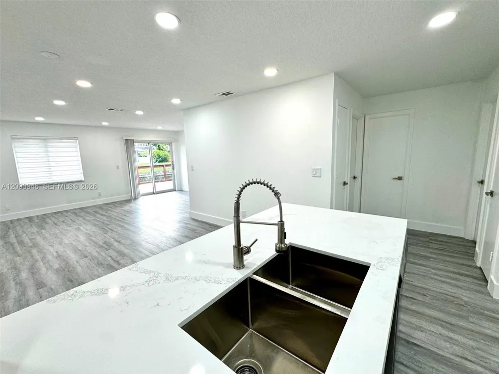 3665 NW 17th Way #3667 Oakland Park, FL 33309