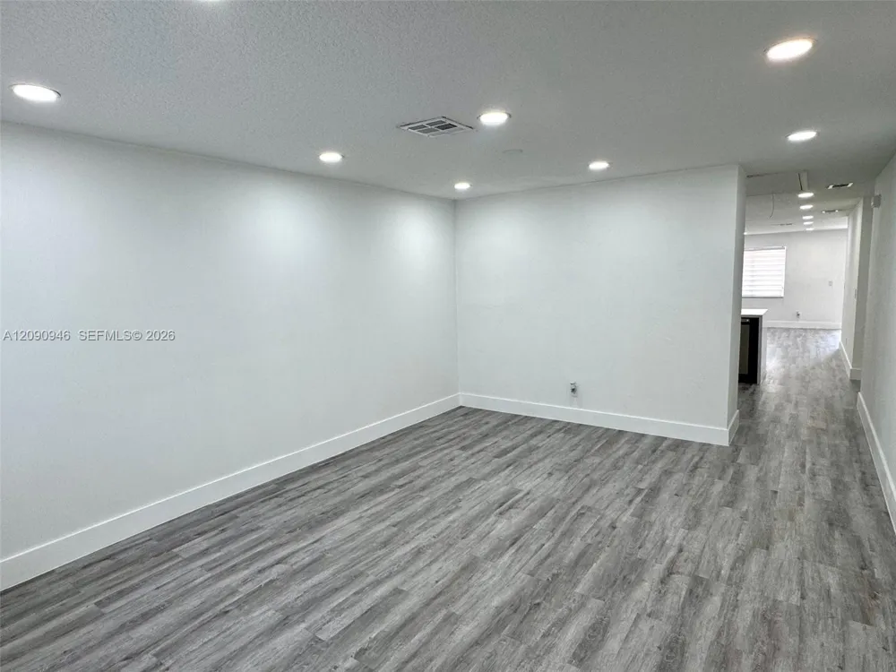 3665 NW 17th Way #3667 Oakland Park, FL 33309