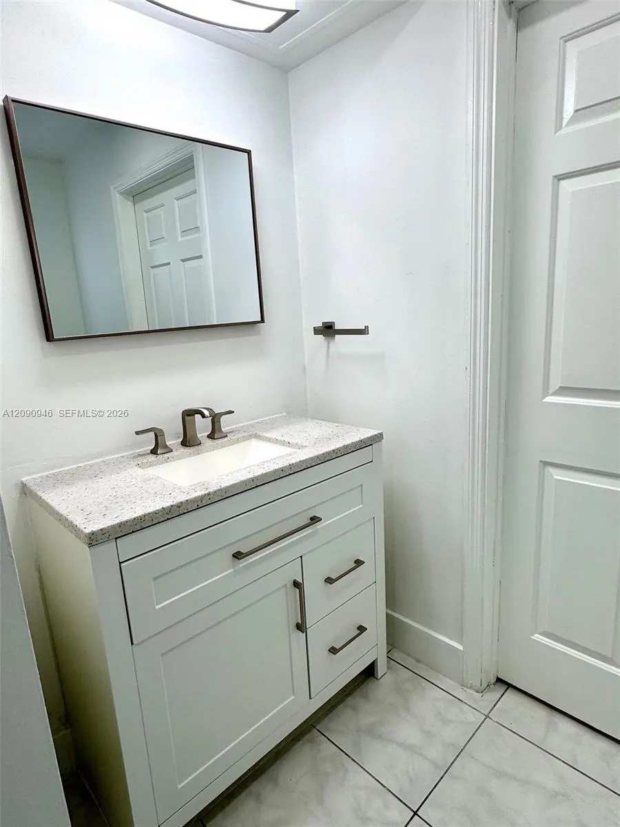 3665 NW 17th Way #3667 Oakland Park, FL 33309