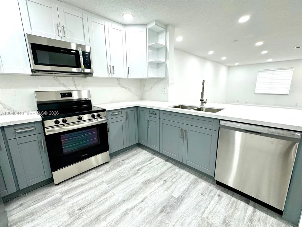 3665 NW 17th Way #3667 Oakland Park, FL 33309