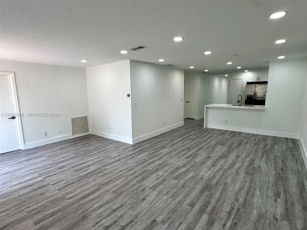 3665 NW 17th Way #3667 Oakland Park, FL 33309