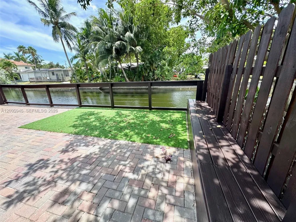 3665 NW 17th Way #3667 Oakland Park, FL 33309