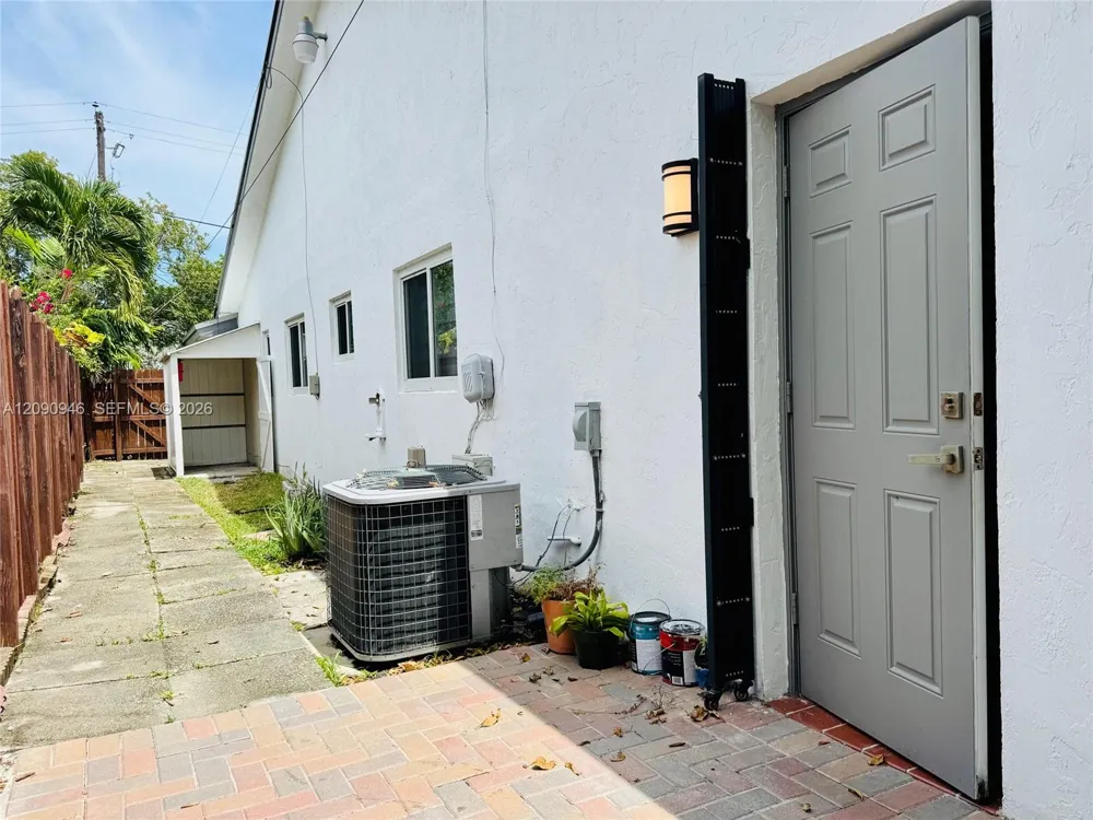 3665 NW 17th Way #3667 Oakland Park, FL 33309