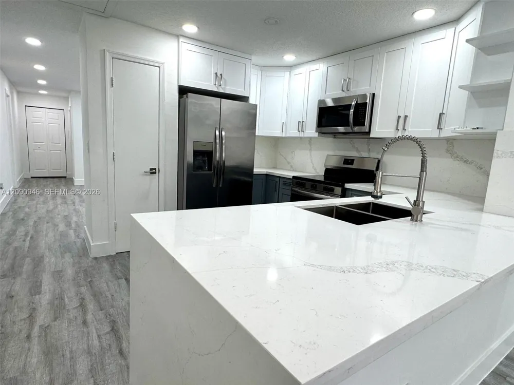 3665 NW 17th Way #3667 Oakland Park, FL 33309