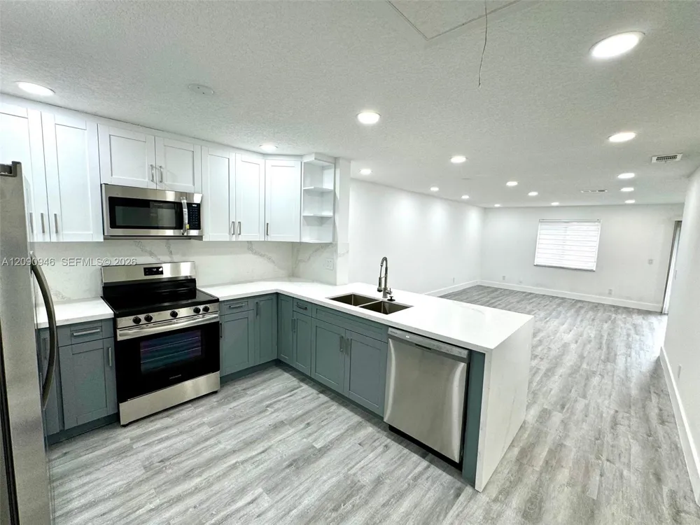 3665 NW 17th Way #3667 Oakland Park, FL 33309
