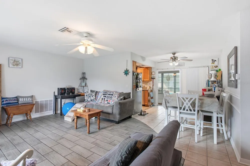 1806 DRIFTWOOD CIRCLE S Oldsmar, FL 34677