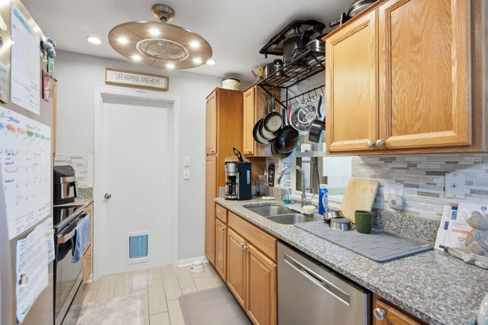 1806 DRIFTWOOD CIRCLE S Oldsmar, FL 34677