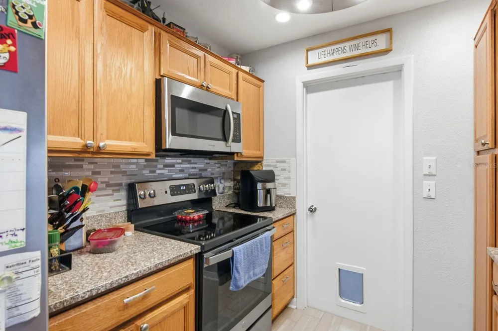1806 DRIFTWOOD CIRCLE S Oldsmar, FL 34677