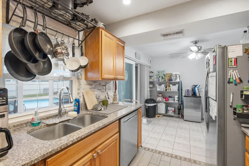 1806 DRIFTWOOD CIRCLE S Oldsmar, FL 34677