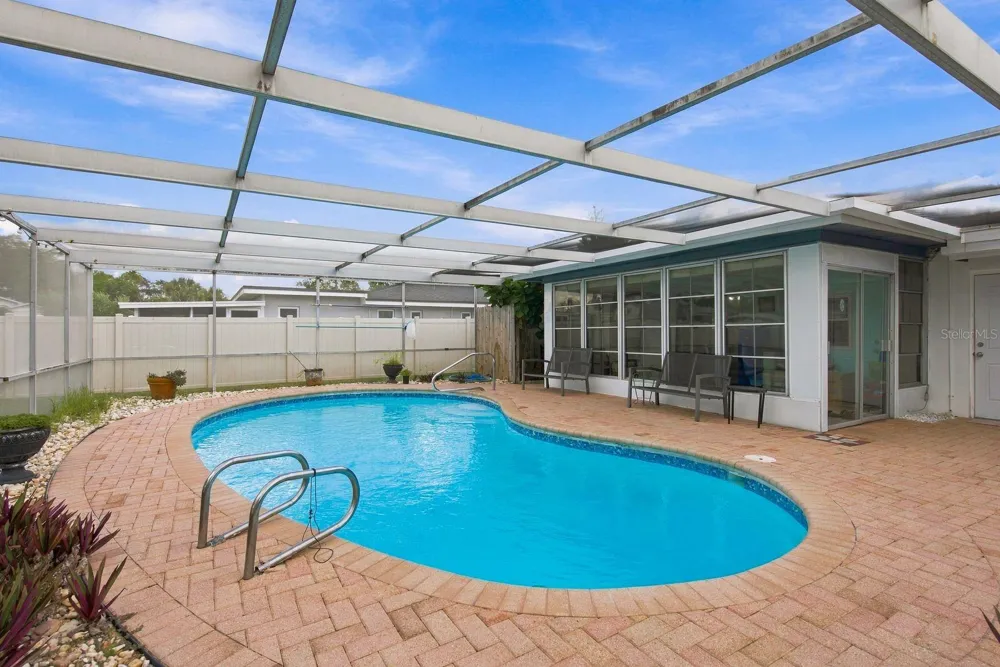 1806 DRIFTWOOD CIRCLE S Oldsmar, FL 34677